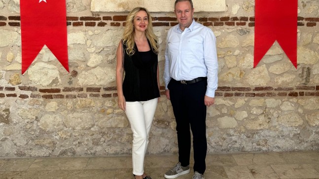 Kırklareli TSO Başkanı Soner Ilık, Güneş Kozmetik ve Eczane Sahibi Ecz. Güneş Küllü’yü Ağırladı