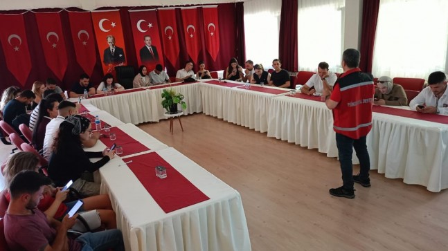 Evlenecek Gençlere Bilgi Verildi