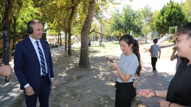 Başkan Derya Bulut, Millet Bahçesi’nde Çocuklar ve Gençlerle Buluştu