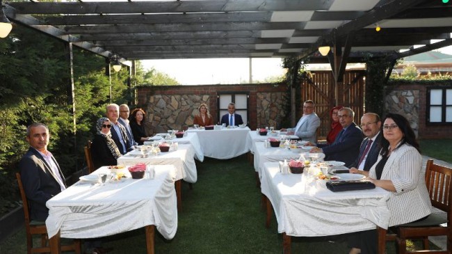 Vali BİLGİN’den Jandarma  Komutanına  veda yemeği…