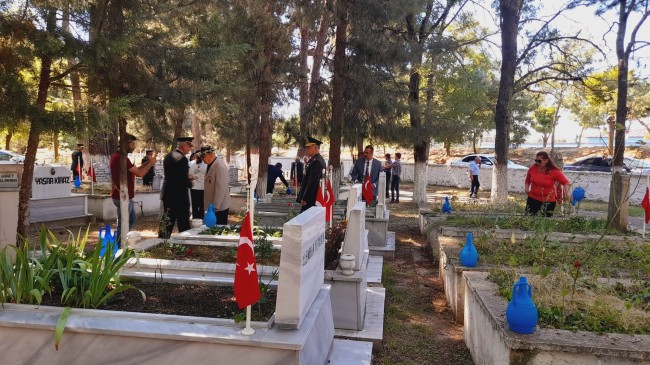 Şehitlerimizi dualarla andık