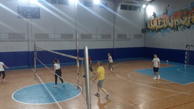Baro Voleybol takımı turnuvada iddialı