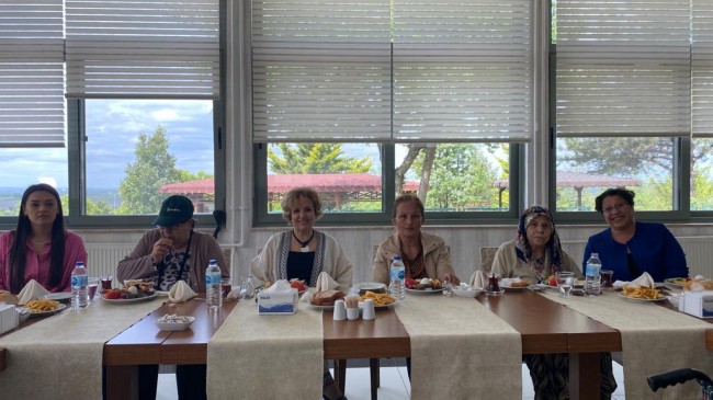 Anneler günü için kahvaltı düzenlendi