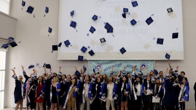 Turizm Fakültesi mezuniyet töreni gerçekleşti