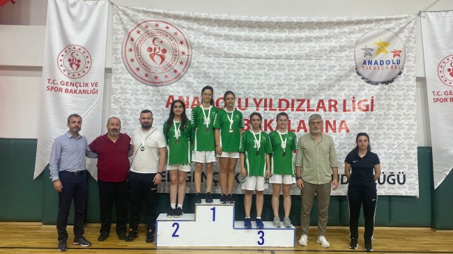 Badminton takımı çeyrek finalde yer alacak