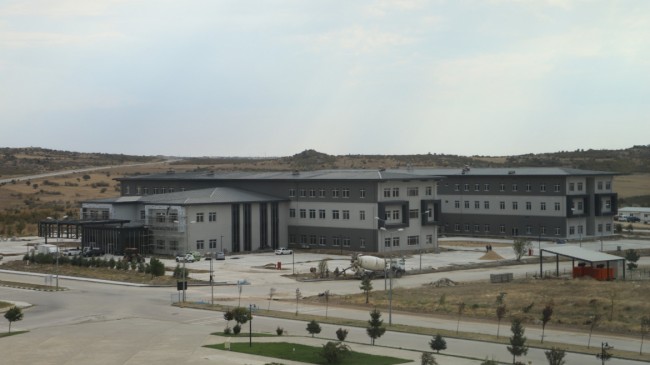 Bitmek üzere olan Tıp Fakültesi Morfoloji Binası inşaatını inceledi
