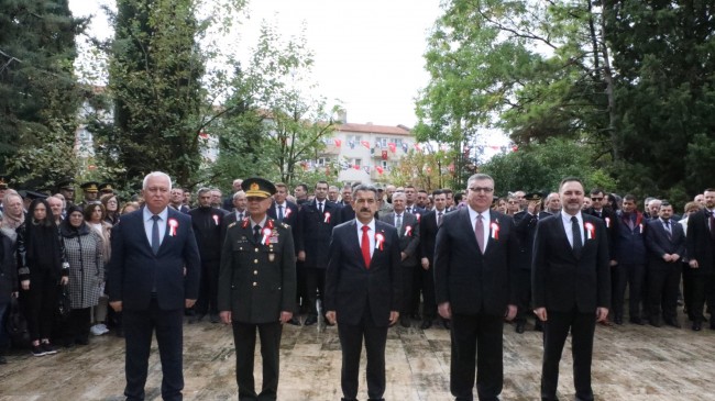 Kurtuluşun 101.yılında Aziz Şehitlerin huzurunda