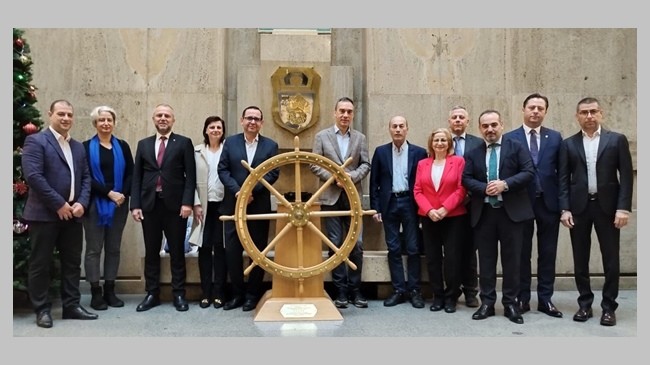 Kırklareli TSO Meclis Başkanı İsmail Hakkı Özsan, Burgaz TSO’nun “116. Kuruluş Yıldönümü ve Şehrin Değerli İşletmeleri Ödül Töreni”ne katıldı