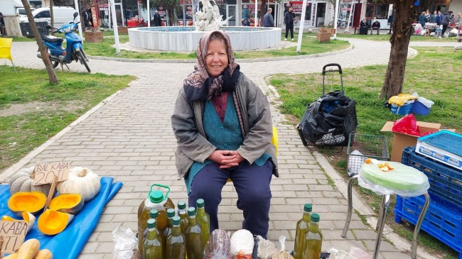 Babaeski Üretici Pazarında sağlıklı ve lezzetli ürünler ilgi çekiyor