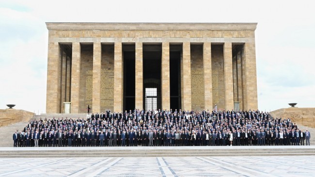 Kırklareli Ticaret ve Sanayi Odası Yönetimi Anıtkabir’i ziyaret ederek, Ata’nın huzurunda Saygı Duruşu’nda Bulundu