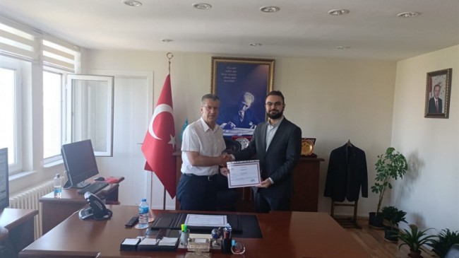 Kaymakam Tamer Orhan’dan Kamu Personeline Başarı Belgesi