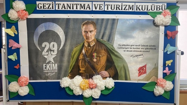 ÖĞRENCİLER 102. YILI ETKİNLİKLERLE KUTLADI