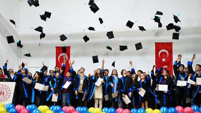 TÜRKİYE’NİN GELECEĞİNE 54 YENİ TEKNOLOJİ YILDIZI