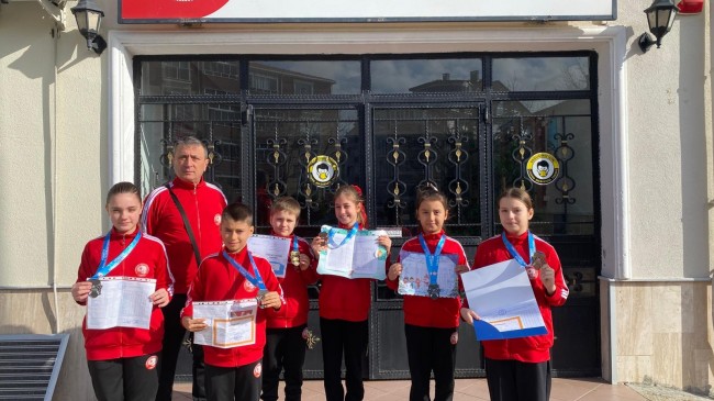 Babaeski’nin Yıldızları Kürsüde 