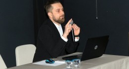 Öğrencilere diş hekimliğini anlattı