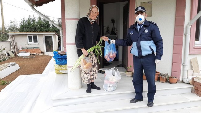 Yaşlılara yardım eli