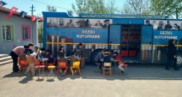 Gezici kütüphane Kayalı’daydı