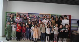 Kütüphanede anneler günü etkinliği