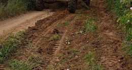 Tarla yollarında düzenleme çalışmaları devam ediyor