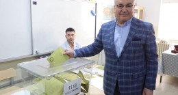 Kırklareli Belediye Başkanı Kesimoğlu oyunu kullandı