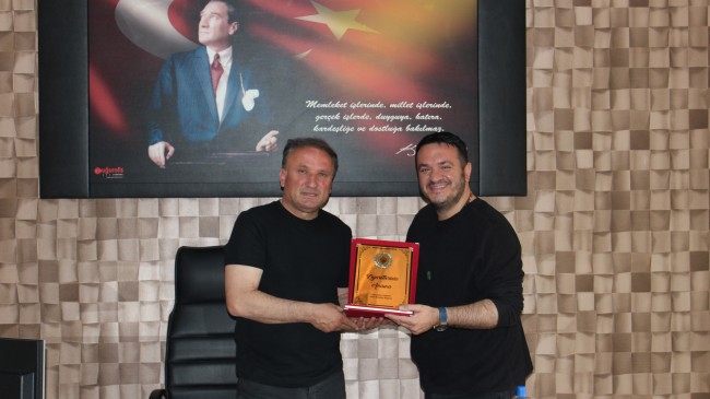 Şentürk’ün meslekteki 20.yılını kutladı