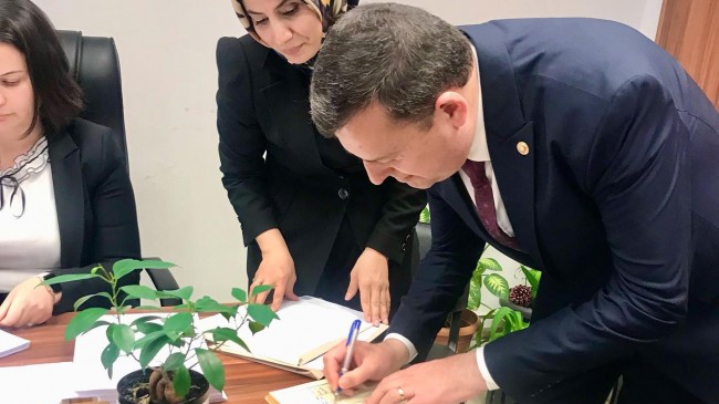 Cumhuriyet Halk Partisi Kırklareli Milletvekili Vecdi Gündoğdu mazbatasını aldı