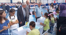 Minik şairler kitaplarını imzaladı