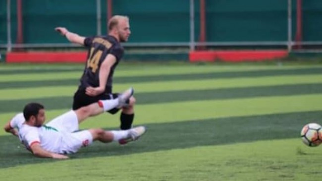 Gönüllere taht kuran golcü takımda kaldı