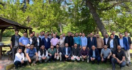 Görevli olarak gidecekleri hac yolculuğuna dualarla uğurlandılar