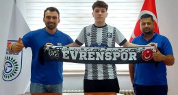 Orta saha oyuncusu takımda kaldı