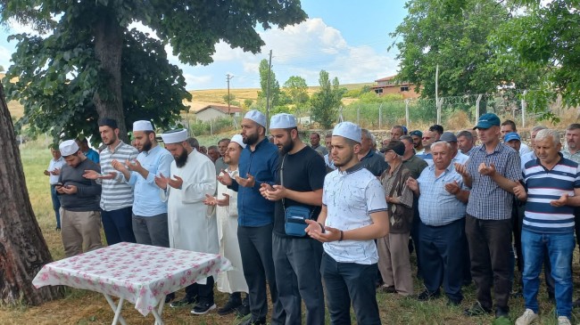 Kocatarla Köyünde yağmur duası yapıldı