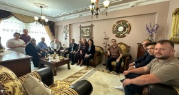 Hayırda yarışanlar ile bir araya geldi