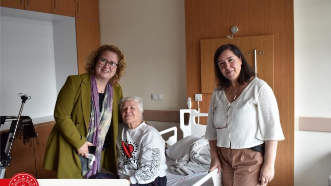 Müdür Cerit’ten depremzede hastaya ziyaret