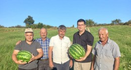 Bayramdere köyünde karpuz yetiştiricileriyle bir araya geldi