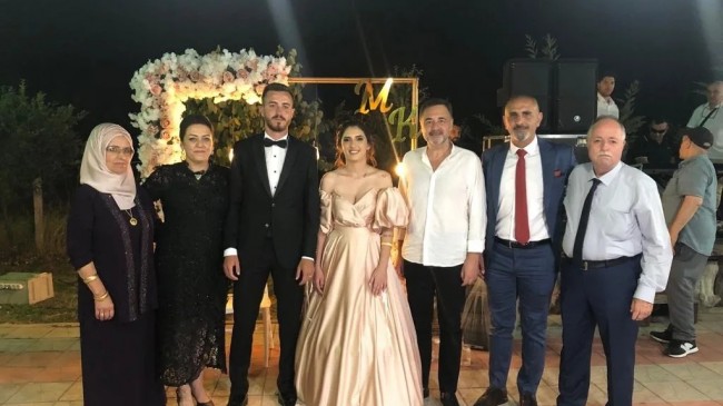 Milletvekili Sarıçam genç çiftin nişan yüzüklerini taktı