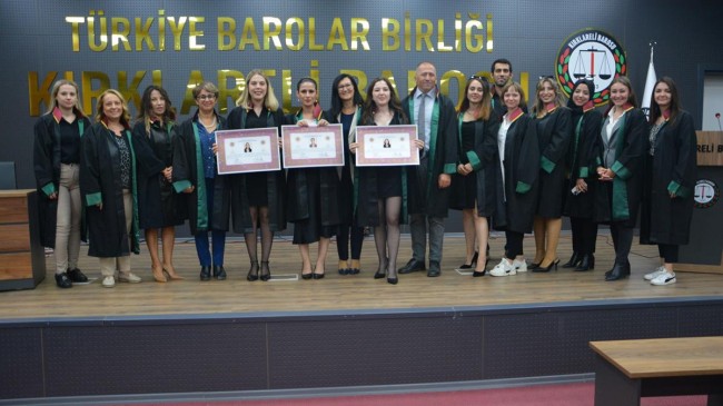 Törende yemin ederek avukatlığa başladılar