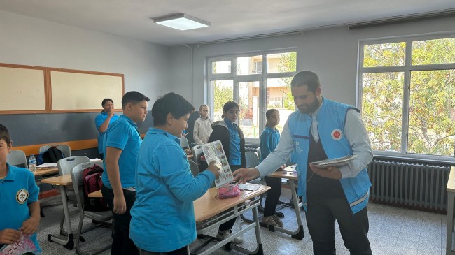 Dergi minik okurlarıyla buluştu