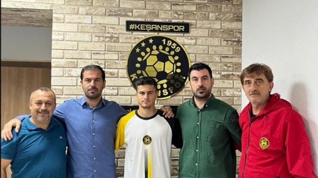 Kariyerinde Galatasaray ve Beşiktaş olan futbolcudan yeni takımına imza