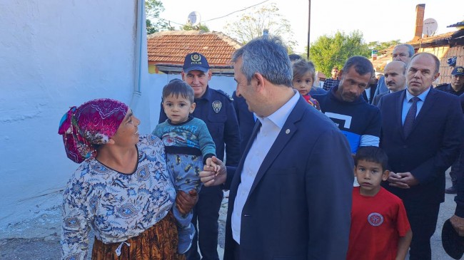 Vali Sezer vatandaşla iç içe