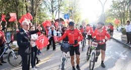 ANITKABİR’DEN ALDIKLARI ŞANLI TÜRK BAYRAĞI KEŞAN’DA