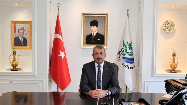‘’Cumhuriyet Bayramımızın 100. yıl dönümünü en kalbi duygularımla kutluyorum’