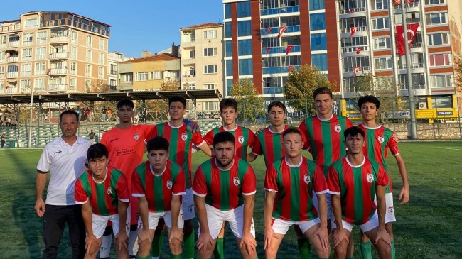 Lige galibiyetle başladı