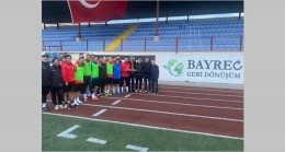 İş insanı takıma tatlı ikramında bulundu