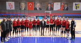 Başkandan takıma tatlı ikramı