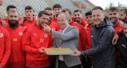 Başkandan takıma moral baklavası