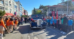Atatürk’ün makam aracı Babaeski’de ilgi odağı oldu