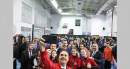 Bakan Kacır gençlerle buluştu