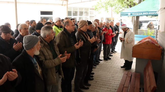 Doğum gününün sabahı evinde ölü bulunan kadının kalp krizi geçirdiği belirlendi