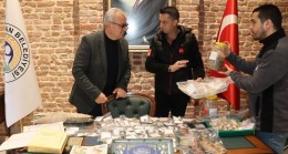 25 yılda topladığı 1101 parça tarihi eseri müzeye bağışladı