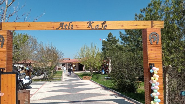 Atlı Cafe!